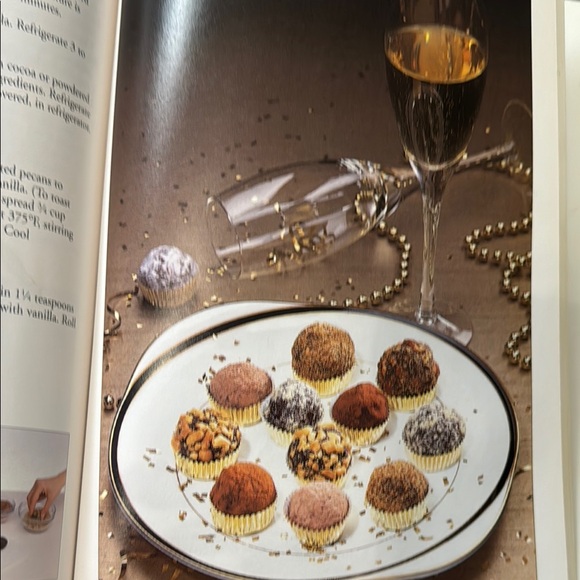 Chocolate Lover's Cookbook - Brown - Picture 5 of 9